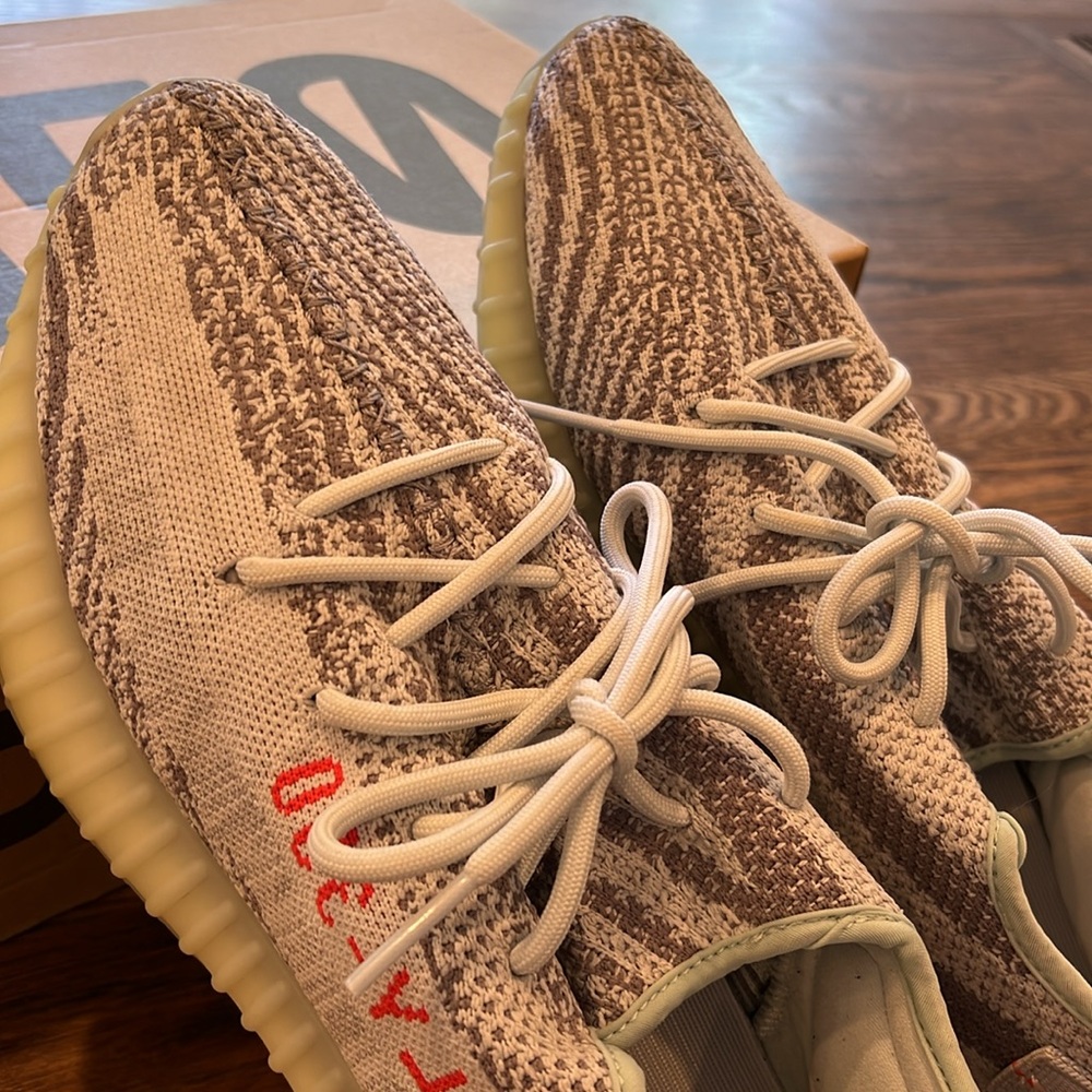 Yeezy Boost 350 V2 blue tint sneakers - Picture 9 of 14